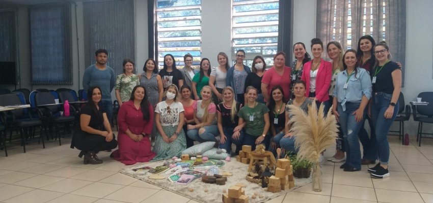 Educa&ccedil;&atilde;o Infantil de Chapec&oacute; realiza di&aacute;logo com coordenadores e vice-gestores