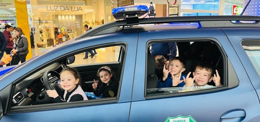 Guarda Municipal realiza exposi&ccedil;&atilde;o e atividades alusivas ao Maio Amarelo