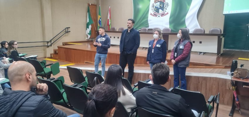 Saúde e CAI tratam de qualificação no atendimento aos imigrantes