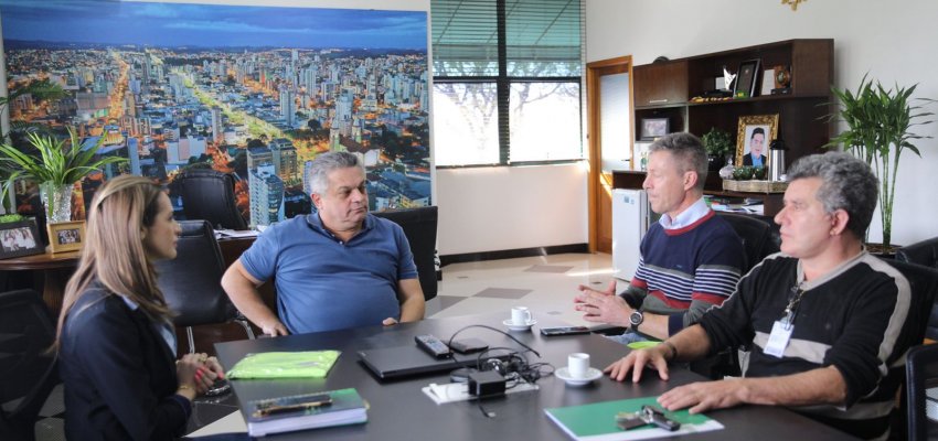 Prefeito recebe promotores de Corrida e Caminhada que ser&aacute; no dia 28 de agosto&nbsp;