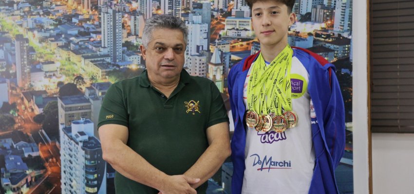 Prefeito recebe atleta destaque da nata&ccedil;&atilde;o chapecoense