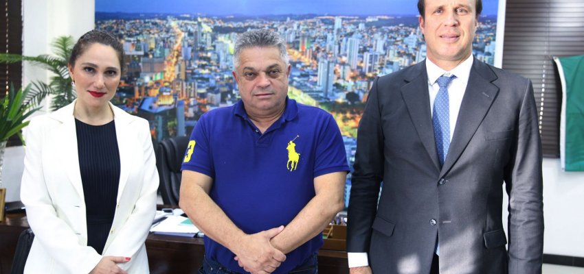 Prefeito de Chapec&oacute; recebe o vice-presidente do Conselho Federal da OAB