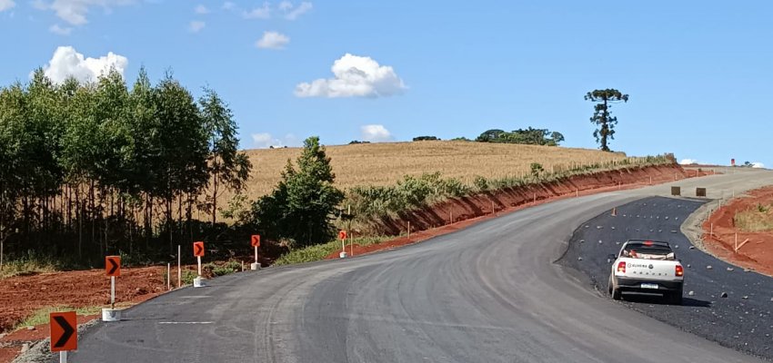 Pavimenta&ccedil;&atilde;o do Contorno Vi&aacute;rio Extremo Oeste j&aacute; passa de 8km&nbsp;