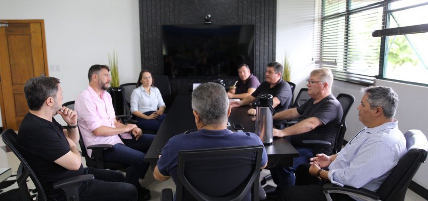 Prefeito re&uacute;ne comiss&atilde;o de vistorias e representantes de construtoras para solicitar mais seguran&ccedil;a