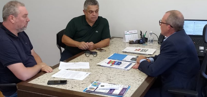 Prefeito de Chapec&oacute; tem reuni&atilde;o com secret&aacute;rio de Administra&ccedil;&atilde;o do Estado