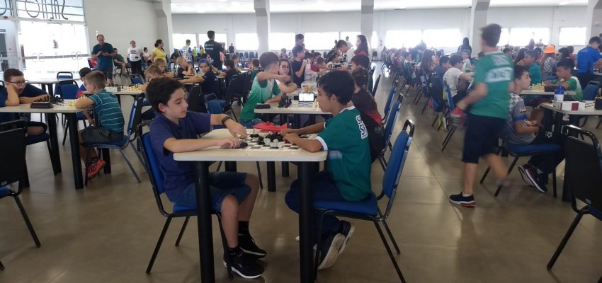Chapec&oacute; vence primeira etapa Circuito Regional Oeste de Xadrez