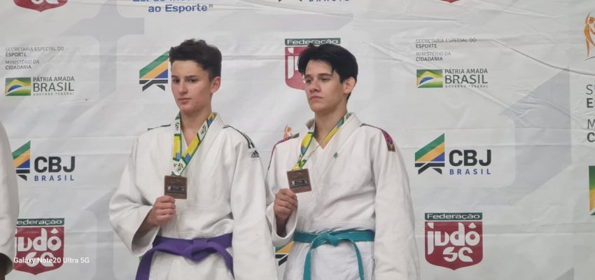 Jud&ocirc; de Chapec&oacute; conquista 14 medalhas na Copa SC