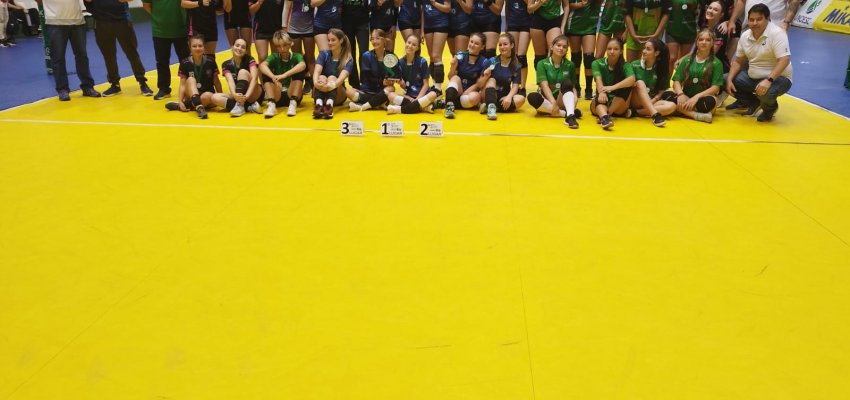 Col&eacute;gio Marista fica com o t&iacute;tulo do Voleibol Feminino nos JESC