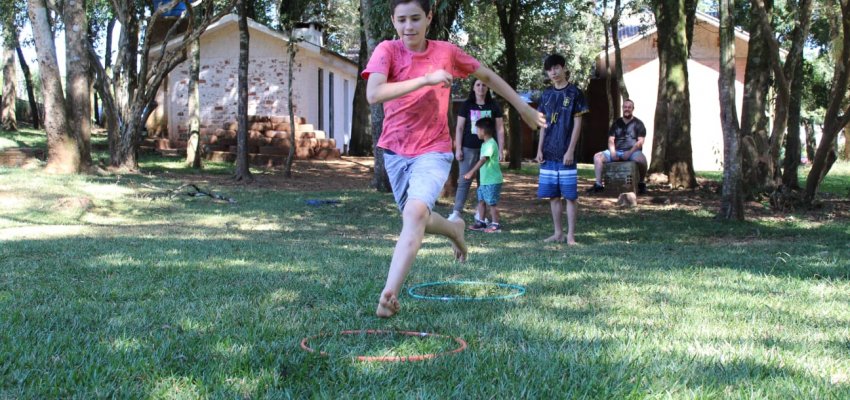 Crian&ccedil;as atendidas pelo CRAS Semin&aacute;rio participam de Gincana de P&aacute;scoa