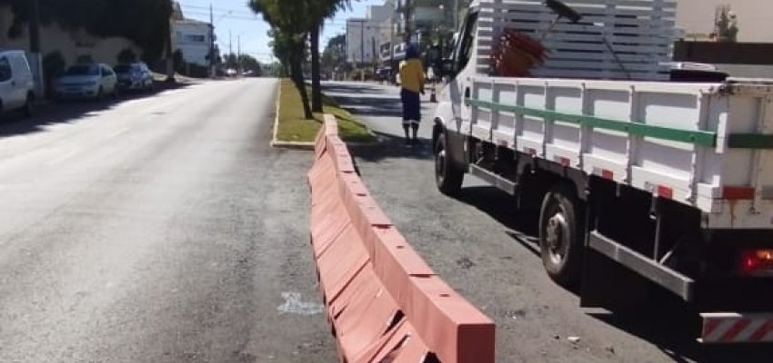 Prefeitura fecha retornos na Rua Uruguai para melhorar o tr&acirc;nsito