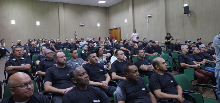 Chapec&oacute; j&aacute; contratou 54 coordenadores de seguran&ccedil;a escolar