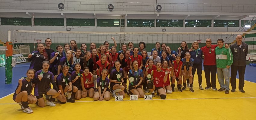 Marista fica com o trof&eacute;u do V&ocirc;lei Feminino dos JESC