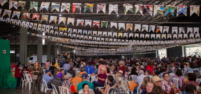 Festa na Ro&ccedil;a re&uacute;ne cerca de 1,5 mil idosos no Parque da Efapi