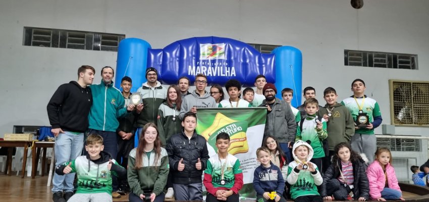Clube de Xadrez de Chapec&oacute; vence 6&ordm; etapa do Circuito Regional em Maravilha