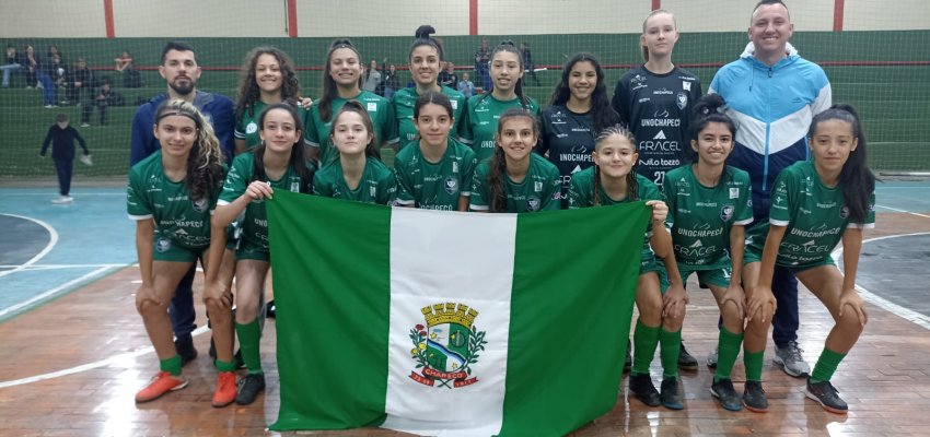 Voleibol Feminino &eacute; Campe&atilde;o Microrregional da OLESC