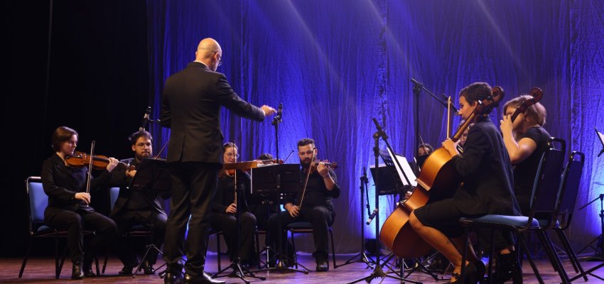 Teatro Municipal de Chapec&oacute; recebeu mil pessoas no Encontro Brasileiro de Orquestras