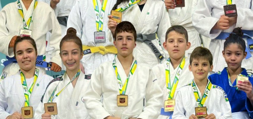 Jud&ocirc; de Chapec&oacute; conquista 14 medalhas em etapa do Campeonato Estadual