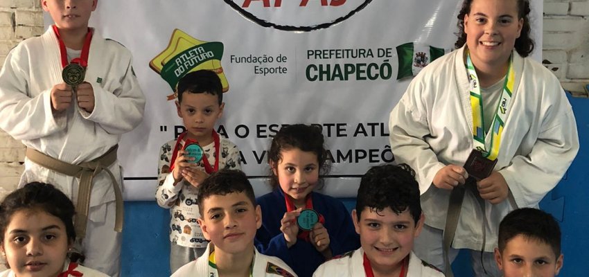 Atletas da APAJ conquistam 25 Medalhas no Estadual de Jud&ocirc;