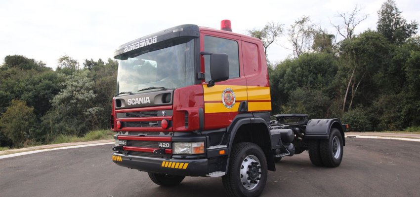 Prefeitura entrega equipamentos e terreno para Corpo de Bombeiros