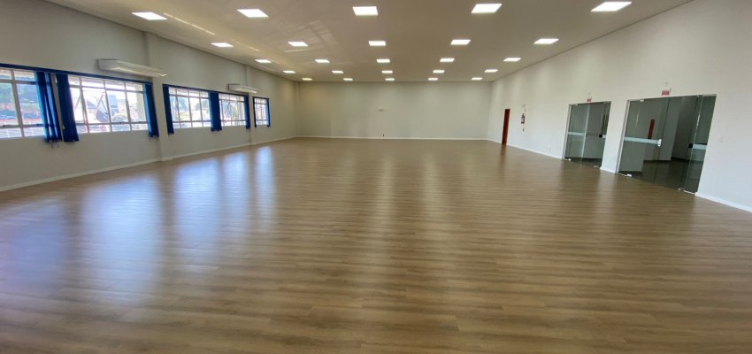 Sala Ely Camargo, no Centro de Eventos, tem novo piso e ilumina&ccedil;&atilde;o