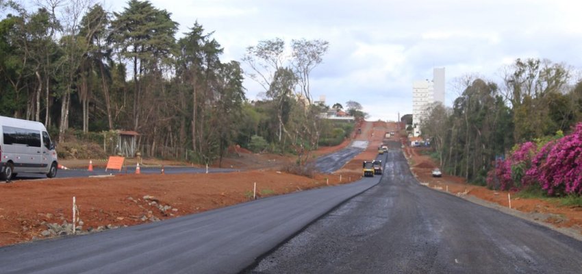 Inicia o asfaltamento do prolongamento da Sul da avenida Get&uacute;lio Vargas