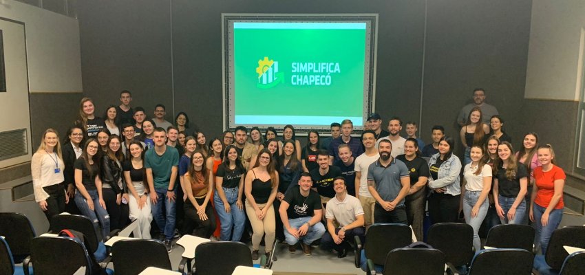 Equipe do Simplifica palestra na Unochapec&oacute;