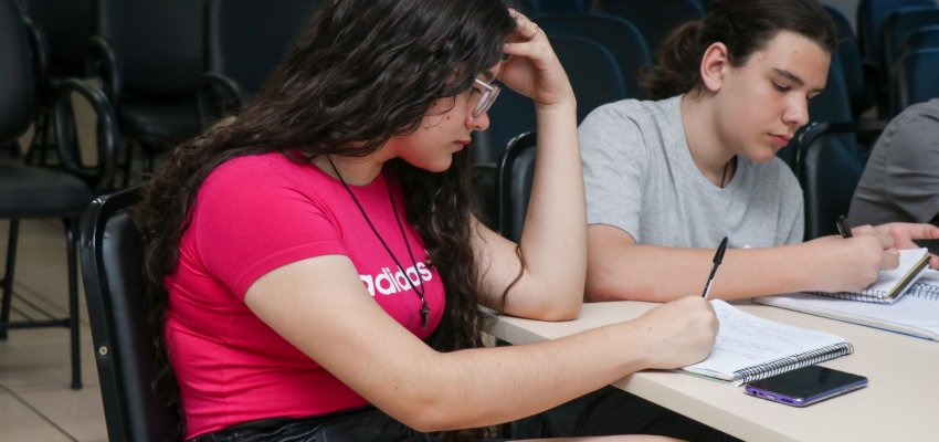 Secretaria de Educa&ccedil;&atilde;o oferece treinamento para estudantes