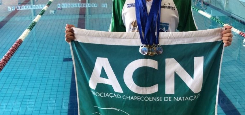 Nadador da ACN &eacute; campe&atilde;o catarinense