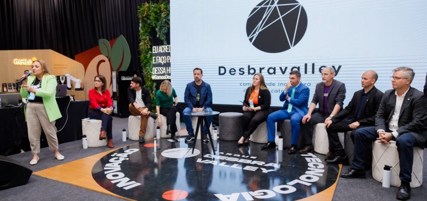 Debate sobre educação e tecnologia une reitores e diretores em Chapecó