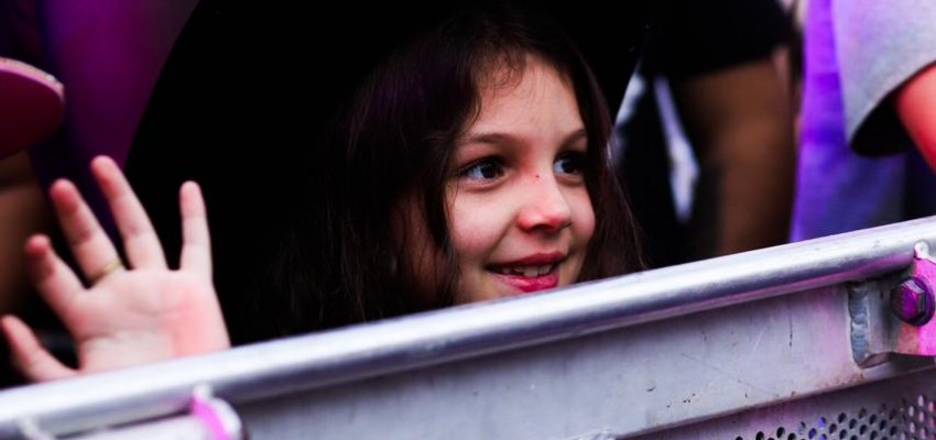 Look da Boiadeira: inspirados, os fãs da cantora sertaneja encheram as ruas da feira 