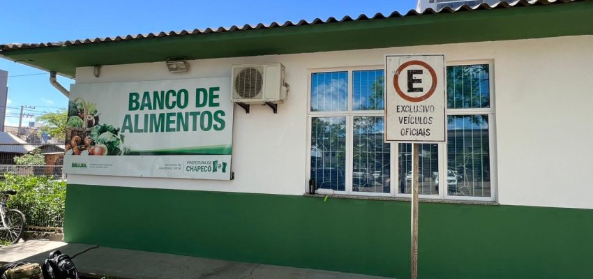 Alunos do Oportuniza Chapecó pintam espaço público