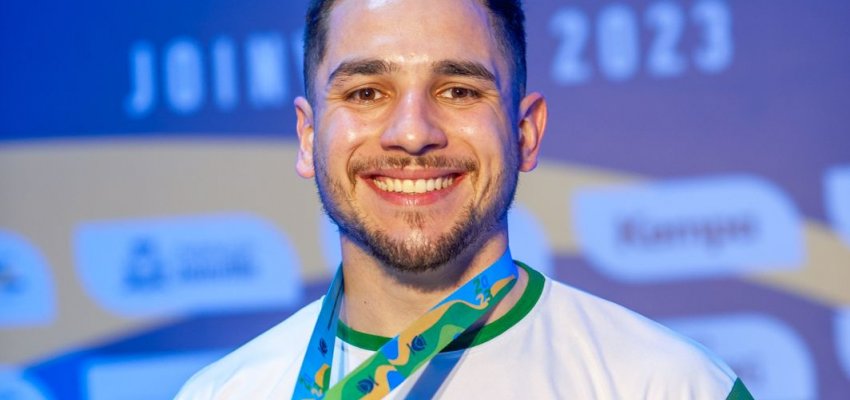 Karateca de Chapecó é Bronze nos Jogos Universitários Brasileiros