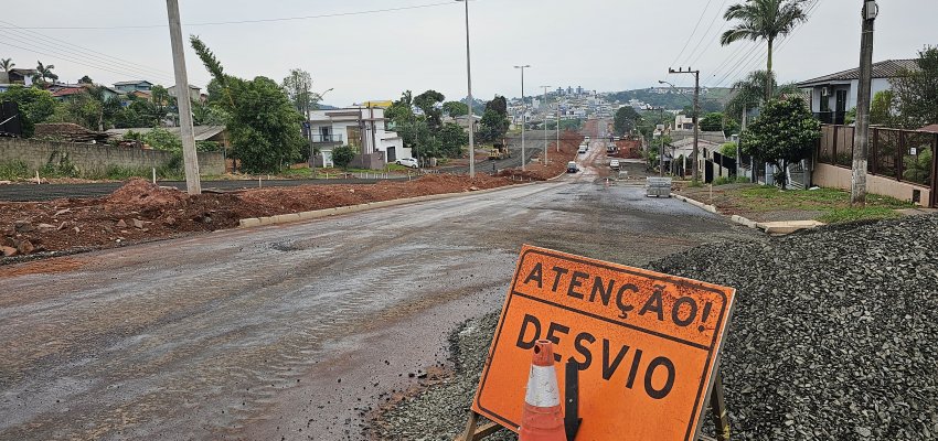 Asfalto avança no prolongamento Sul da Avenida Getúlio Vargas