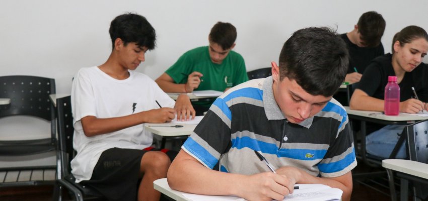 Estudantes da Rede Municipal de Ensino participam da segunda fase da Olimpíada de Matemática