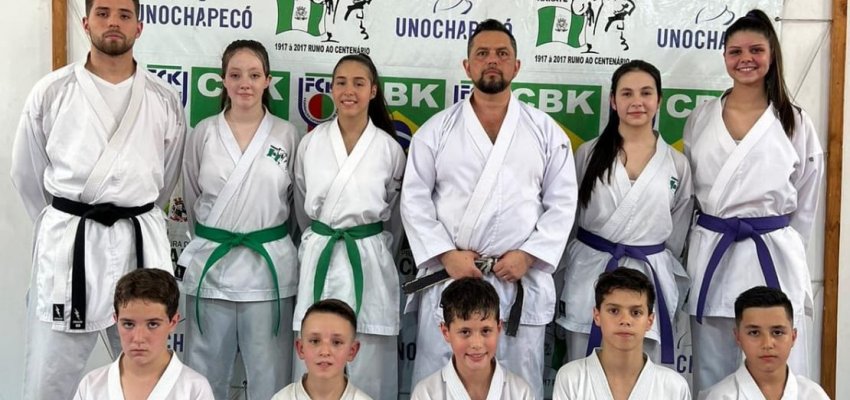 Atletas e técnico do Karatê de Chapecó representam SC em disputa nacional