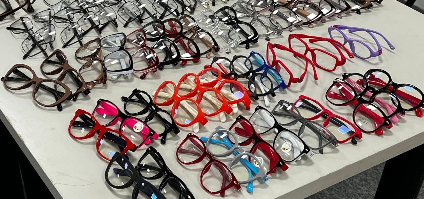 Projeto de Olho no Futuro realiza prova de óculos para beneficiar 52 pessoas em Chapecó