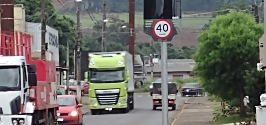 Novas lombadas na Leopoldo Sander e outras vias