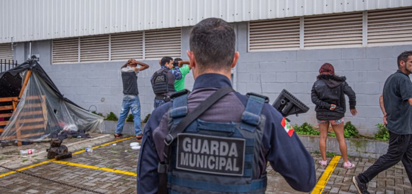 Operação Asfixia contra drogas e furtos começa em Chapecó