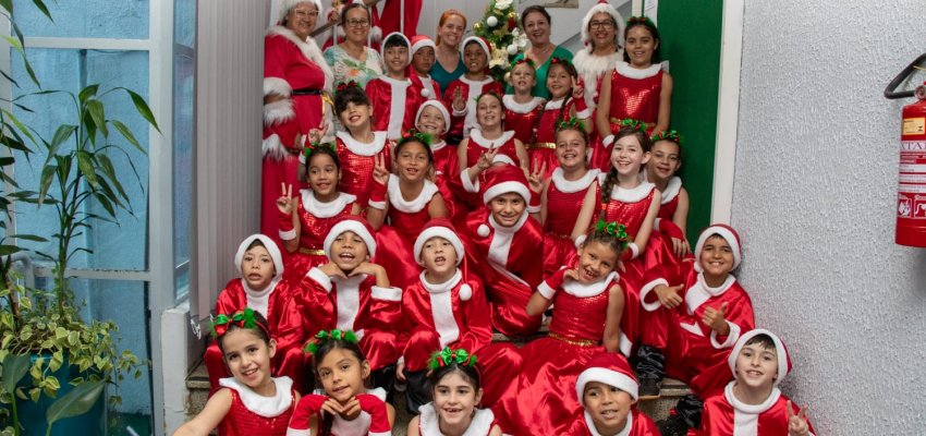 Estudantes da EBM Thereza Gaboardi Baldissera encantam servidores municipais