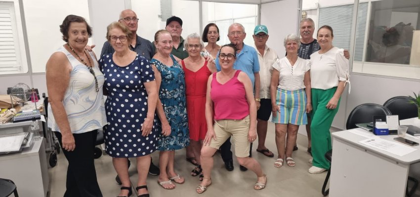 Programa de Olho no Futuro entrega novos óculos para a comunidade