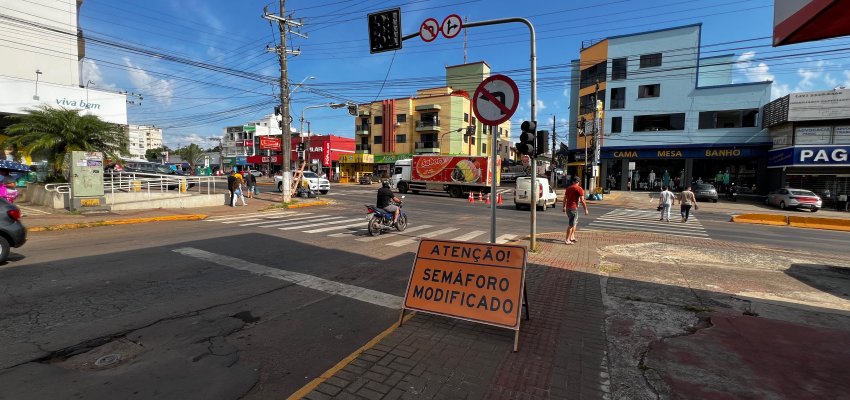 Sem&aacute;foros de Chapec&oacute; passam por altera&ccedil;&atilde;o de tempo e convers&otilde;es