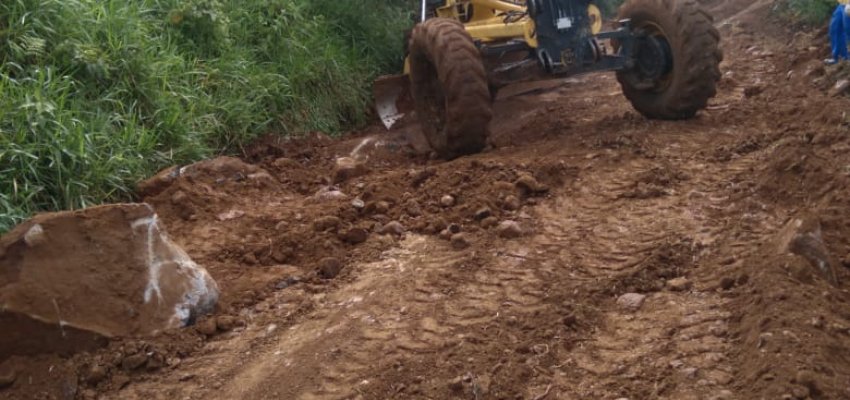 Inicia revitaliza&ccedil;&atilde;o da Estrada da Trilha do Pitoco