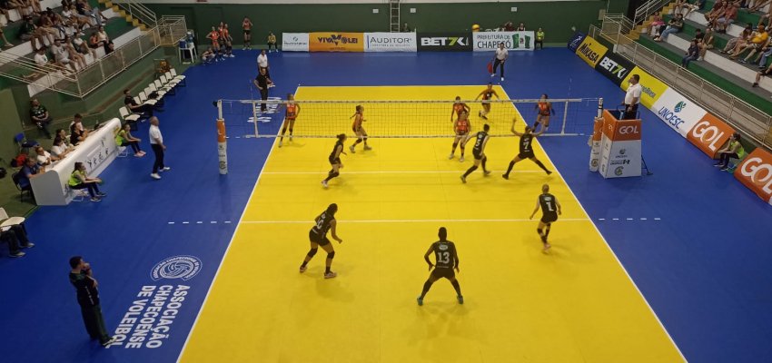 Prefeitura de Chapecó/ACV/Unoesc vence e entra no G4 da Superliga B