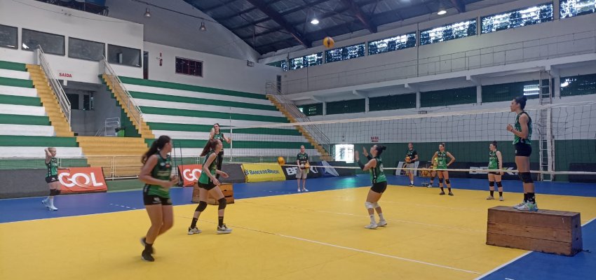 Prefeitura de Chapecó/ACV/Unoesc recebe Irati Vôlei pela Superliga B
