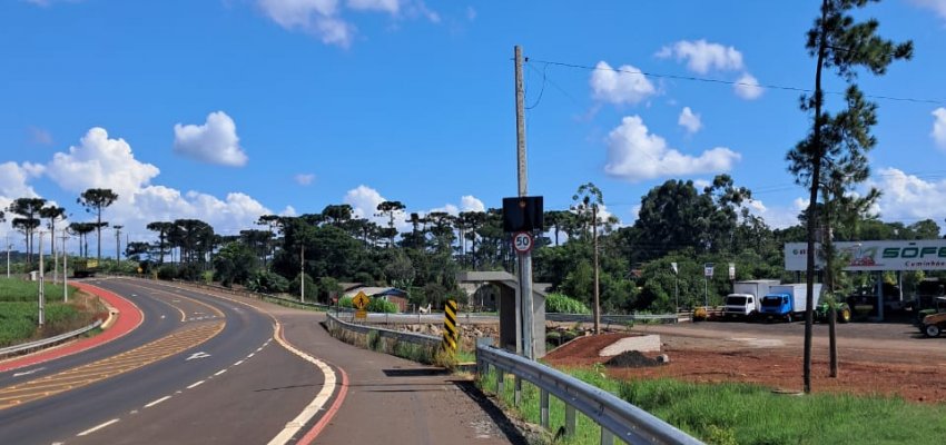 Prefeitura instala lombadas eletrônicas no Contorno Viário Extremo Oeste