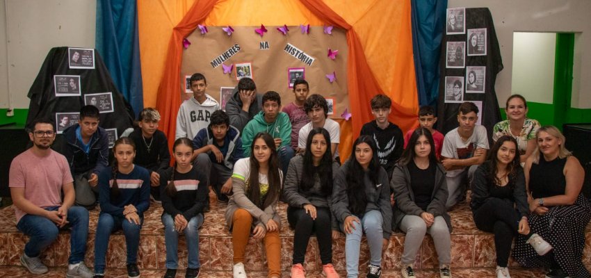 Instituições Educativas prestam homenagens o Dia Internacional da Mulher