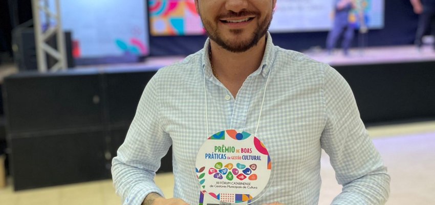 Fundação Cultural de Chapecó recebe prêmio de melhor programa de circulação artística de SC