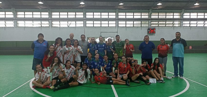 Título do futsal feminino dos JESC 12 a 14 anos fica com a EEB Zitta Flach