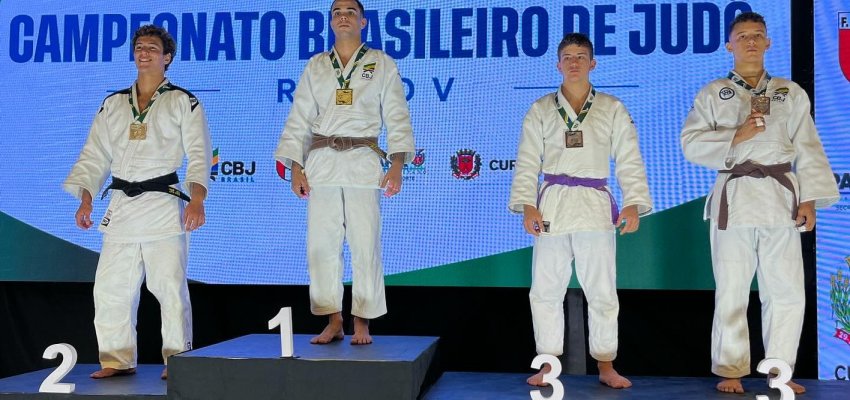 Guilherme Tomaz vence e sobe ao pódio do Campeonato Brasileiro de Judô