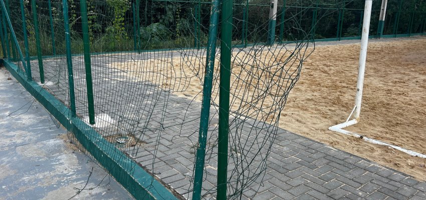 Praças públicas são depredadas em Chapecó